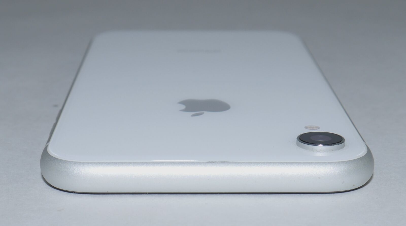 Apple iPhone XR 128GB White AT&TLocked Grade C *HIGH BATT WEAR