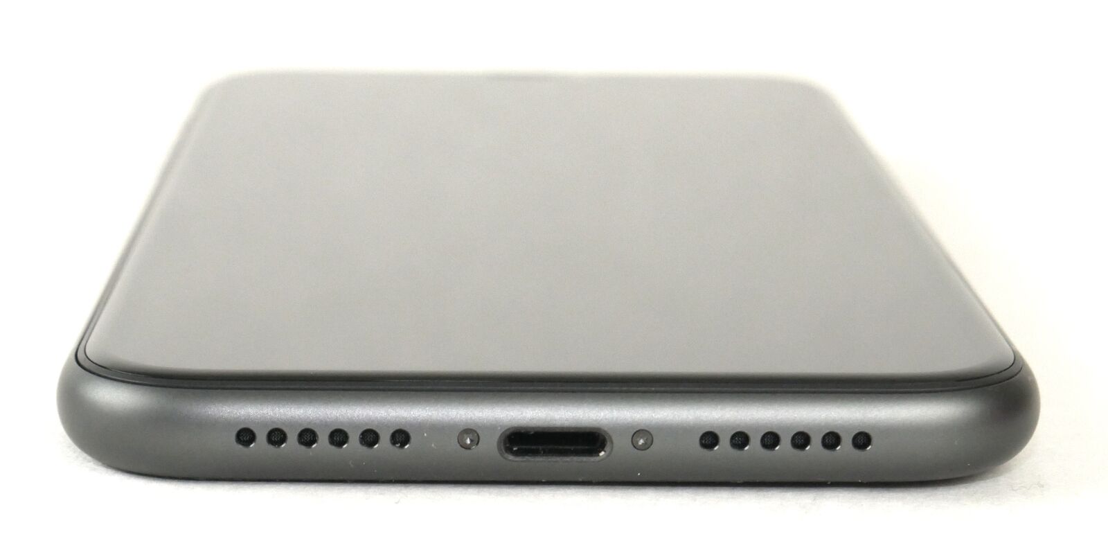 Apple iPhone 11 64GB Black Verizon MHC43LL/A GRADE C No SIM