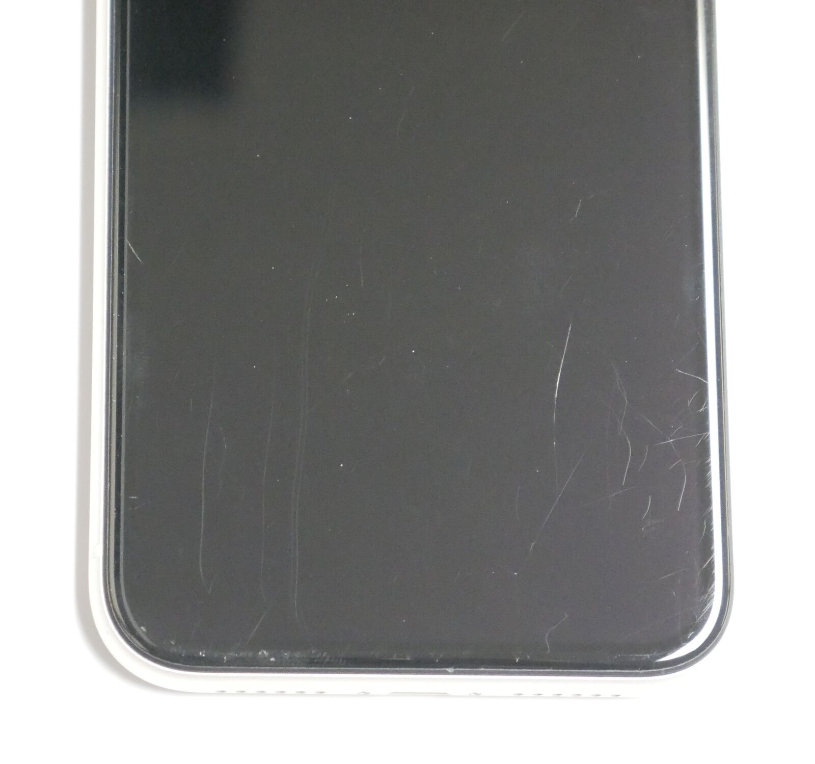 Apple iPhone 11 64GB White UNLOCKED MHC53LL/A GRADE B No SIM