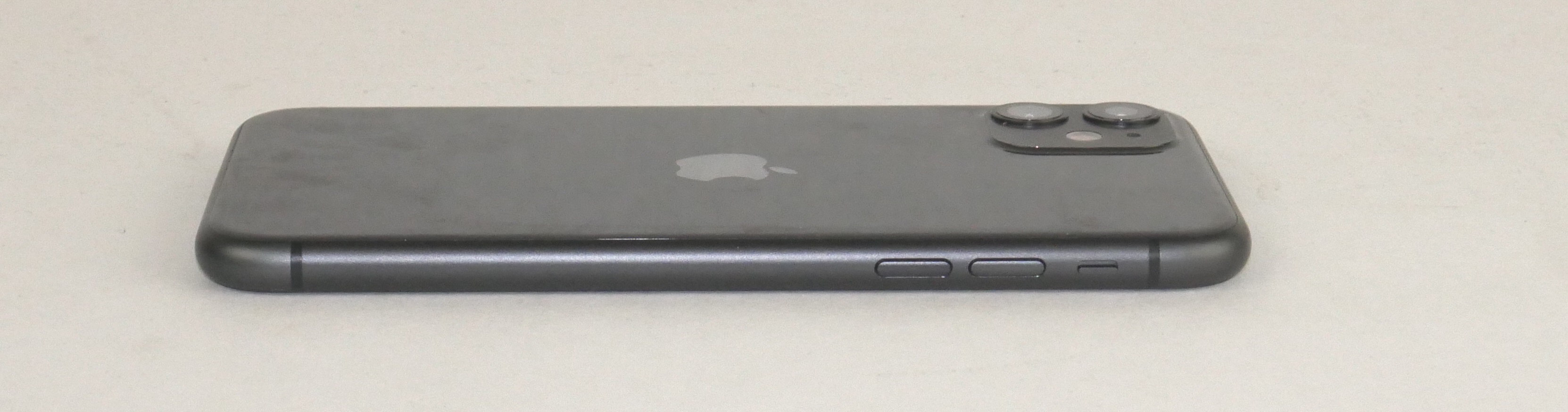 Apple iPhone 11 64GB AT&T LOCKED MH8D3LL/A GRADE B Black NO