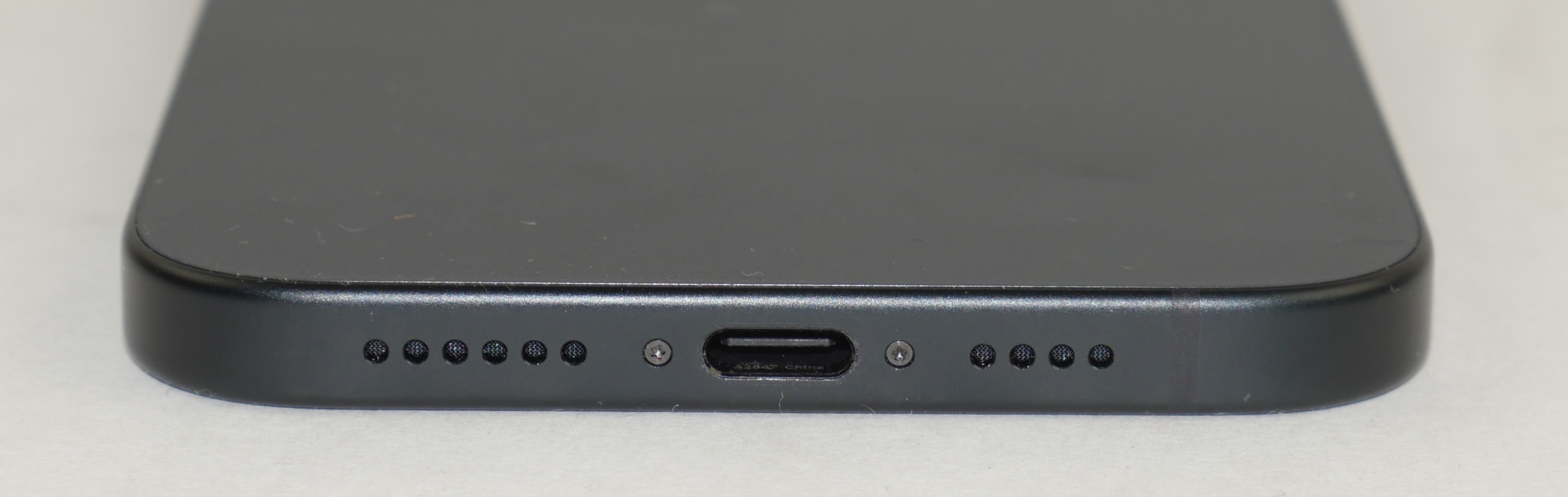 Apple iPhone 15 Plus 128GB Black MTXR3LL/A Grade C UNLOCKED NO SIM