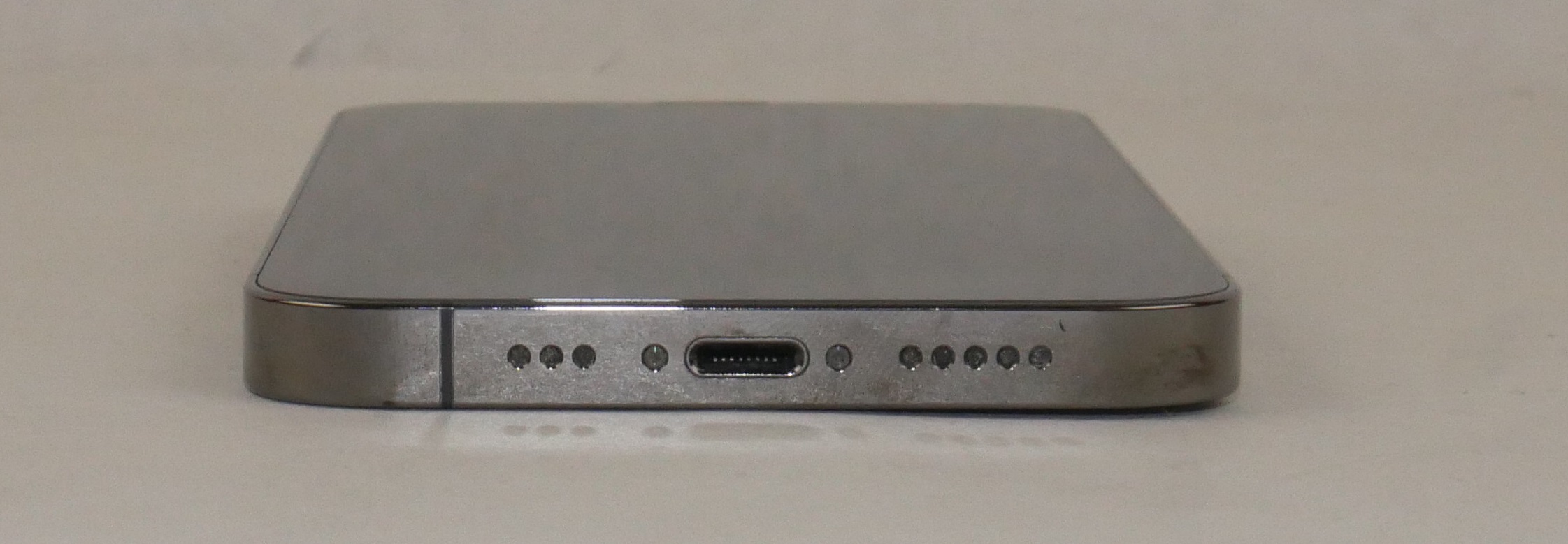 Apple iPhone 13 Pro 128GB Graphite Unlocked MLTP3LL/A Grade B NO